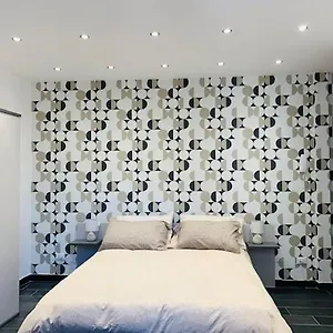 Apartament Casa Ega E La Rotonda: Bellissimi Monovani Nel Cuore Di, Katania